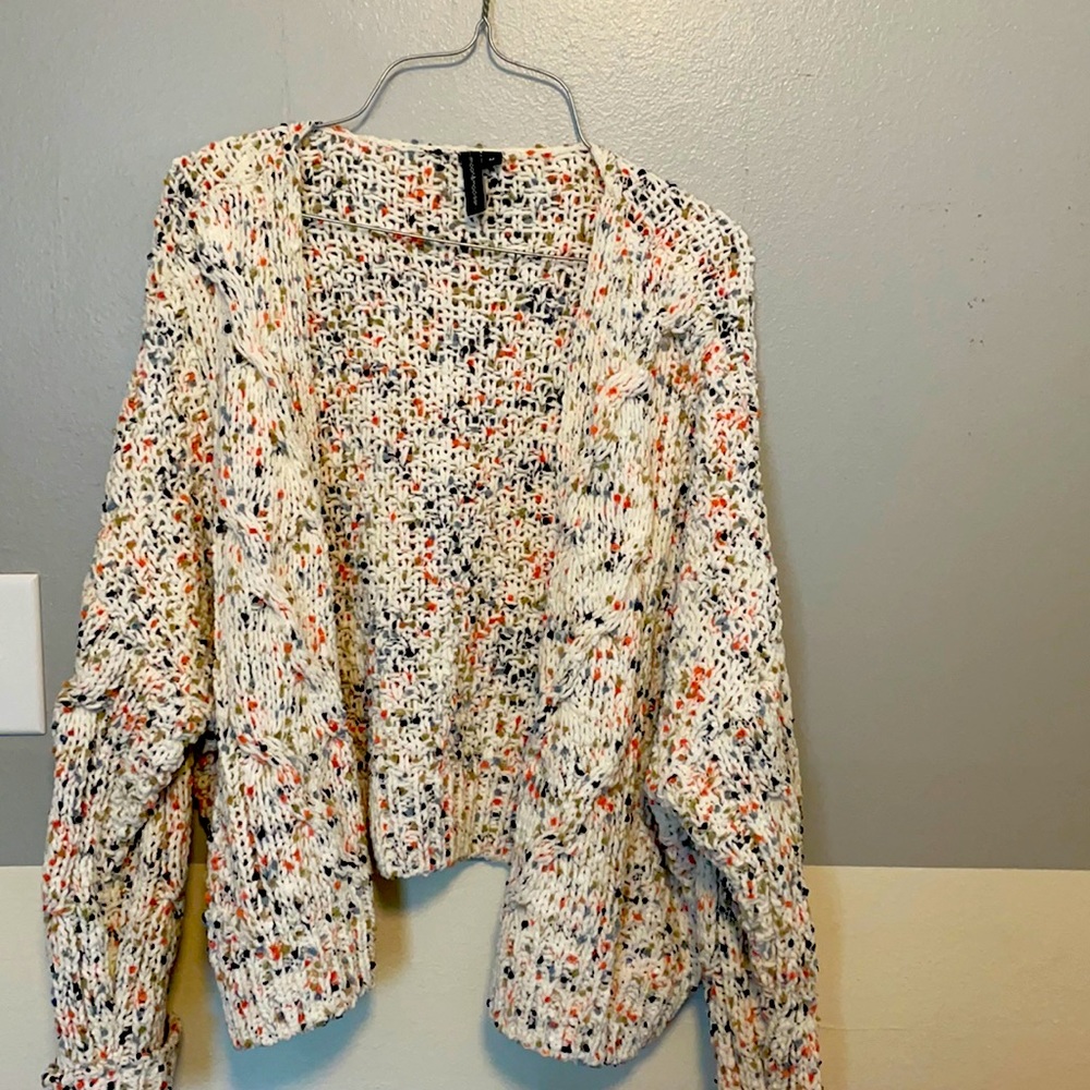 Short long sleeve open sweater